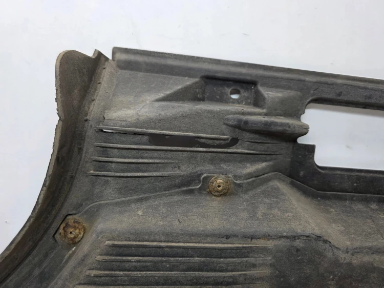 OSŁONA PŁYTA PODWOZIA PRAWY TYŁ AUDI Q5 8R 8R0825216A ORYGINAŁ *5*