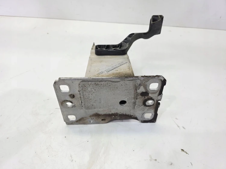 STREFA ZGNIOTU PODŁUŻNICY LEWA AUDI A4 B9 8W0807133