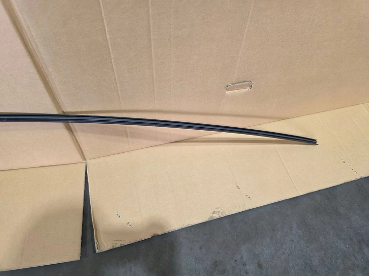 LISTWA MAT PRAWA KAROSERYJNA AUDI Q5 8R 8R0853704A ORYGINAŁ !!!