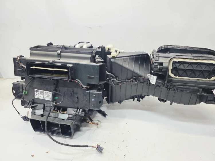 NAGRZEWNICA AUDI A4 B8 A5 8T 8K1820005AJ