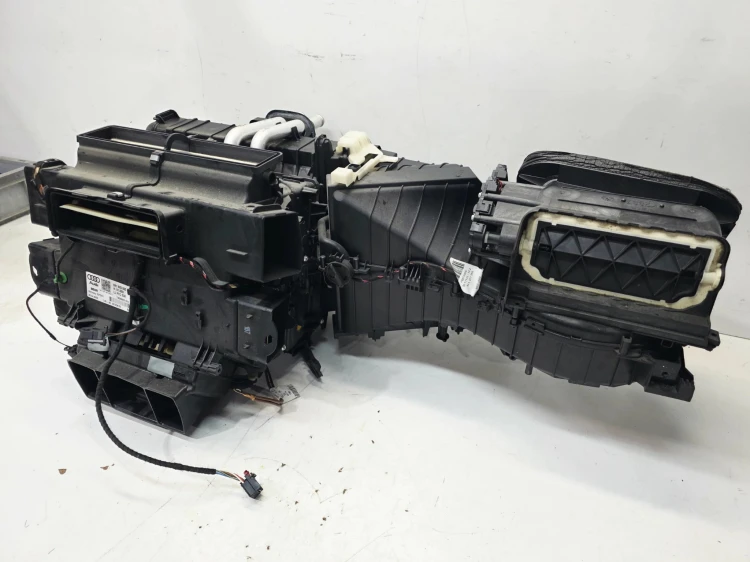 NAGRZEWNICA AUDI A4 B8 A5 8T 8K1820005AJ