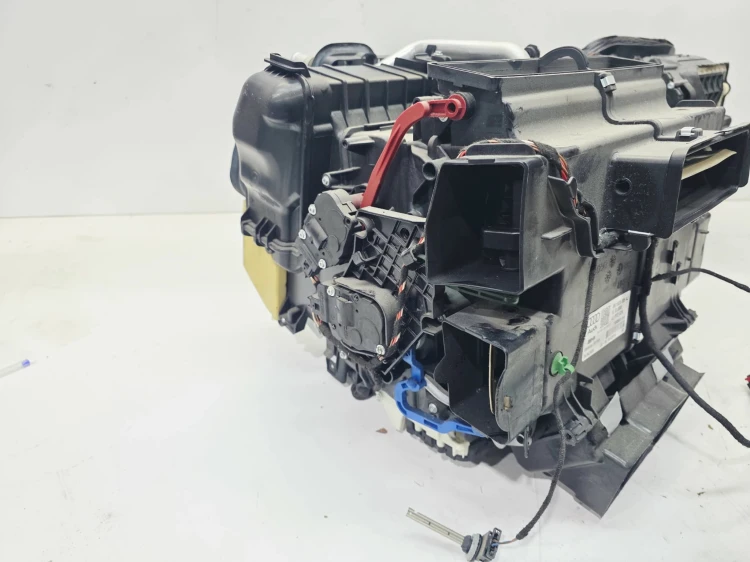 NAGRZEWNICA AUDI A4 B8 A5 8T 8K1820005AJ
