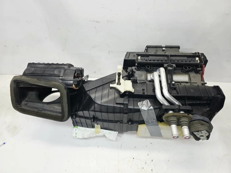 NAGRZEWNICA AUDI A4 B8 A5 8T 8K1820005AJ