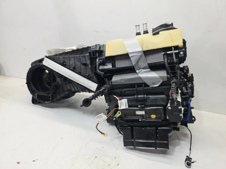 NAGRZEWNICA AUDI A4 B8 A5 8T 8K1820005AJ