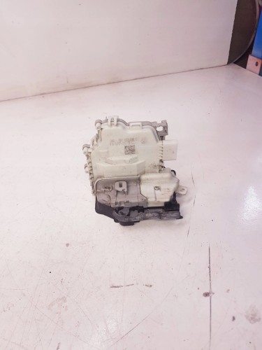ZAMEK DRZWI PRAWY PRZÓD AUDI A1 8X1837016C 5-PIN