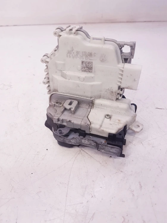 ZAMEK DRZWI PRAWY PRZÓD AUDI A1 8X1837016C 5-PIN
