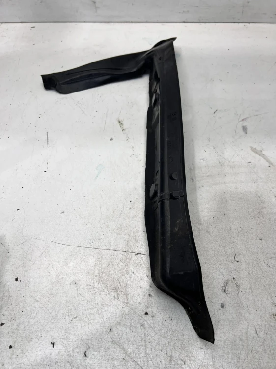 WYGŁUSZENIE BŁOTNIKA LEWE AUDI A4 B8 8K0821111C