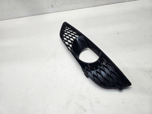 KRATKA HALOGENU ATRAPA ZDERZAKA LEWA AUDI Q7 4L LIFT 4L0807675C