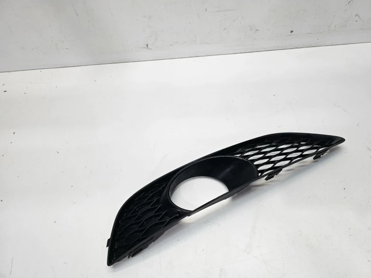 KRATKA HALOGENU ATRAPA ZDERZAKA LEWA AUDI Q7 4L LIFT 4L0807675C