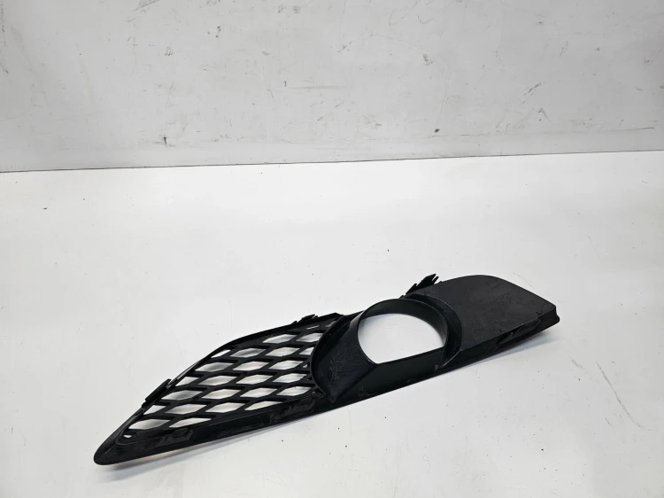 KRATKA HALOGENU ATRAPA ZDERZAKA LEWA AUDI Q7 4L LIFT 4L0807675C