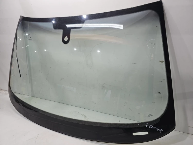 SZYBA PRZEDNIA CZOŁOWA AUDI A1 8X 2014R