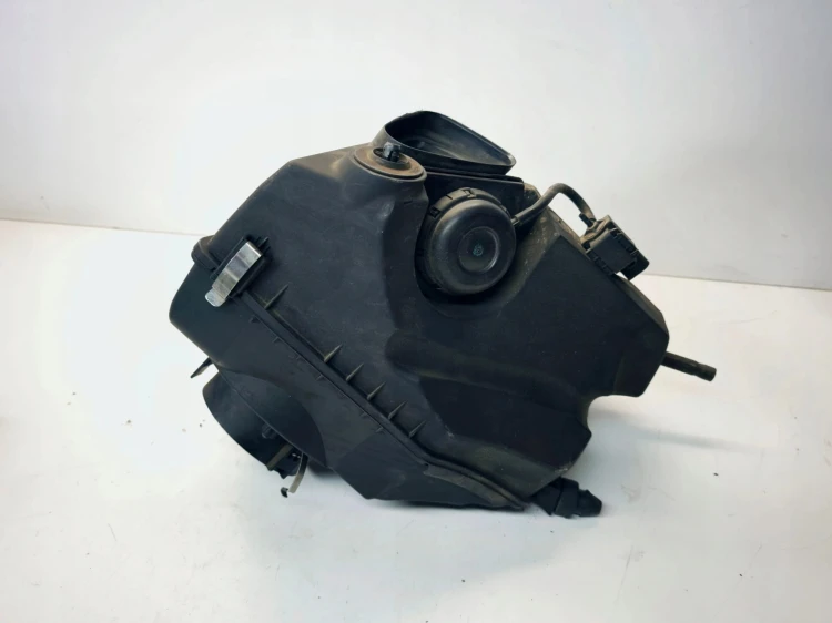 OBUDOWA FILTRA POWIETRZA AUDI A6 C6 3.0 TDI 4F0133837H