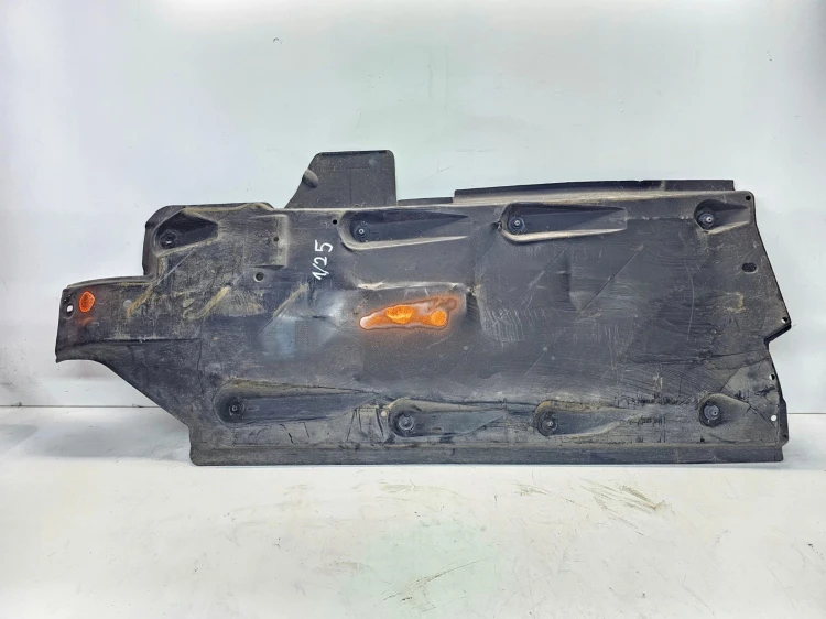 OSŁONA PŁYTA PODWOZIA PRAWA AUDI A1 VW 6R0825202