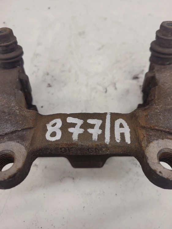 JARZMO ZACISKU HAMULCOWEGO TYŁ AUDI A6 C7 A7 877/B