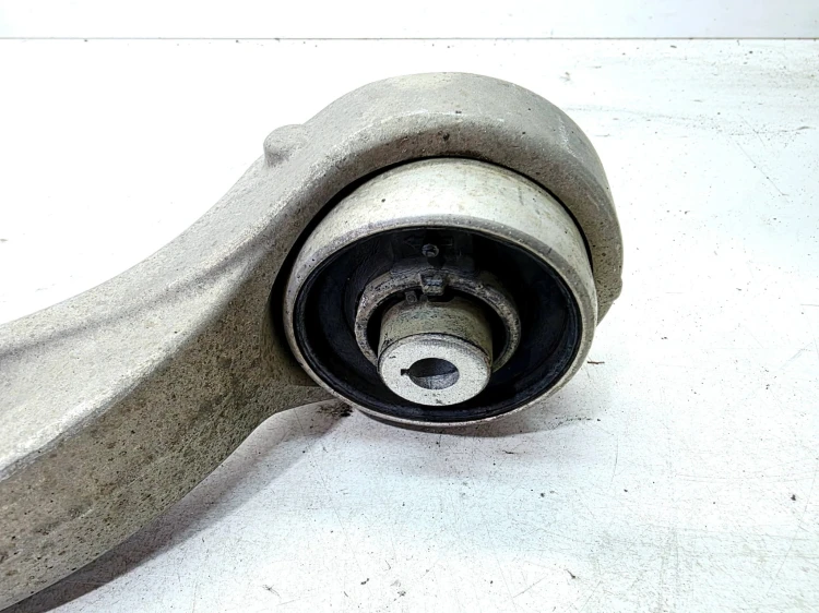 WAHACZ LEWY PRZÓD DRĄŻEK PROWADZĄCY AUDI Q7 4M 4M0407695C