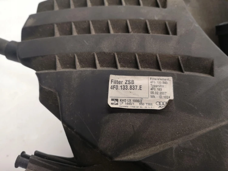 OBUDOWA FILTRA POWIETRZA AUDI A6 C6 4.2 4F0133837E