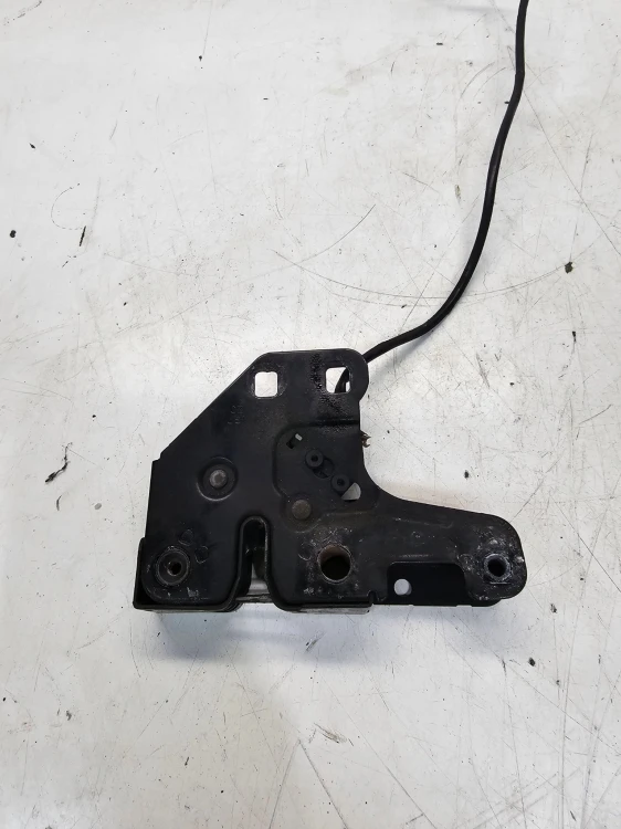 ZAMEK MASKI RYGIEL AUDI A6 C6 4F0823509B