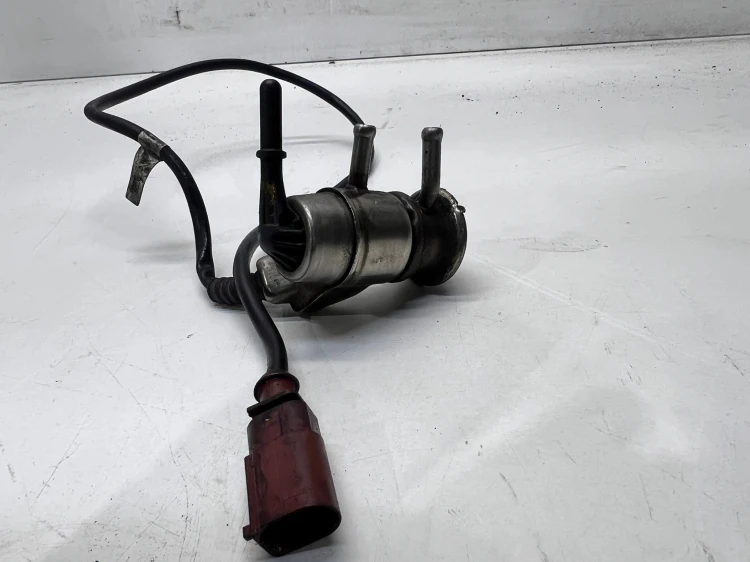 WTRYSKIWACZ WTRYSK ADBLUE AUDI A4 B9 A5 A6 C7 2.0 TDI 04L131113S