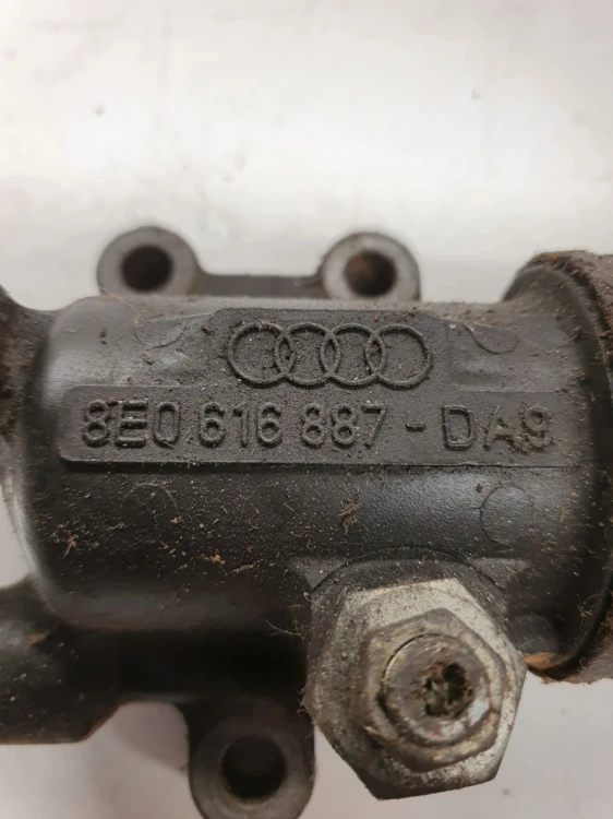 ZAWÓR CENTRALNY AMORTYZATORA AUDI S4 B7 8E0616887