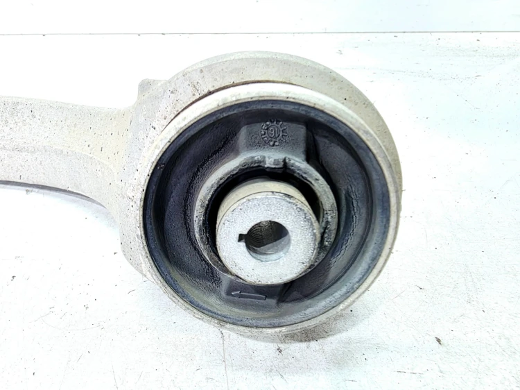 WAHACZ LEWY PRZÓD DRĄŻEK PROWADZĄCY AUDI Q7 4M 4M0407695C