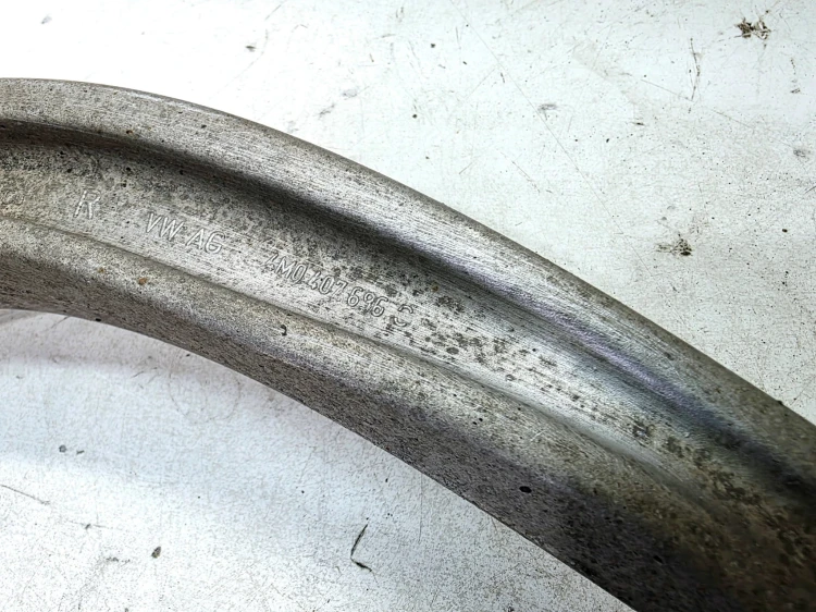 WAHACZ PRAWY PRZÓD DRĄŻEK PROWADZĄCY AUDI Q7 4M 4M0407696C