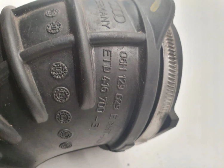 RURA WĄŻ INTERCOOLERA AUDI A4 B8 A5 06H129629E