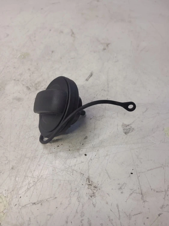 KOREK WLEWU PALIWA AUDI VW SEAT SKODA 5N0201553