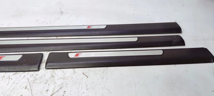 LISTWA LISTWY PROGOWE KOMPLET AUDI A6 S6 C6