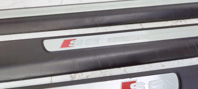 LISTWA LISTWY PROGOWE KOMPLET AUDI A6 S6 C6