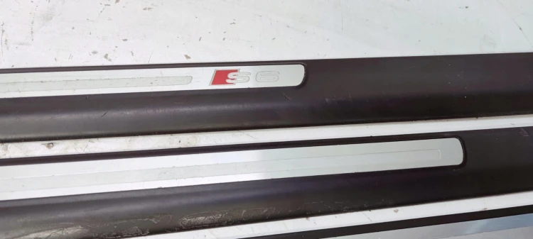 LISTWA LISTWY PROGOWE KOMPLET AUDI A6 S6 C6