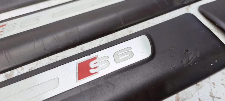 LISTWA LISTWY PROGOWE KOMPLET AUDI A6 S6 C6