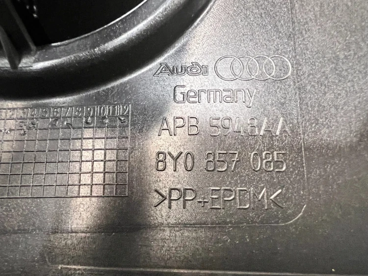 OSŁONA BEZPIECZNIKÓW DESKI AUDI A3 8Y 8Y0857085