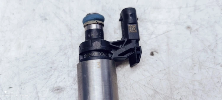WTRYSK WTRYSKIWACZE AUDI VW 1.4 TFSI 04E906036E