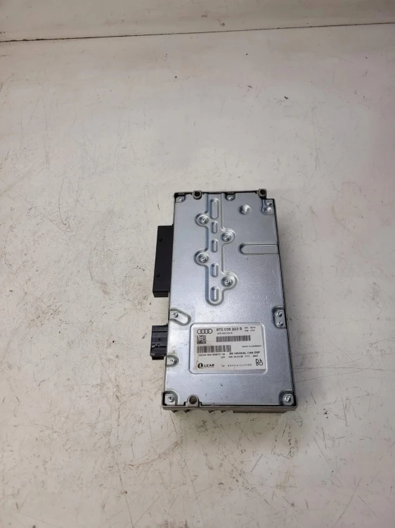WZMACNIACZ BANG OLUFSEN 8T0035223S AUDI A4 A5 Q5