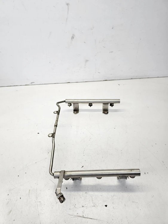 LISTWA WTRYSKOWA AUDI A4 A6 C6 2.4 FSI BDW 06E133681F