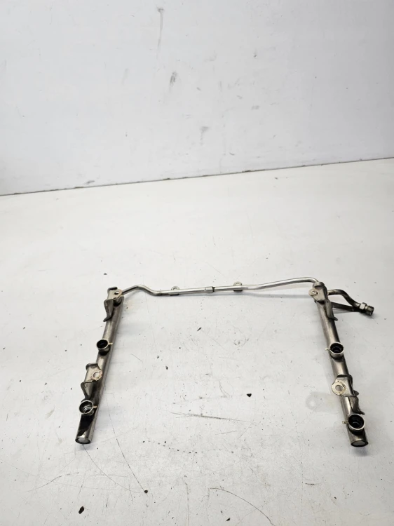 LISTWA WTRYSKOWA AUDI A4 A6 C6 2.4 FSI BDW 06E133681F