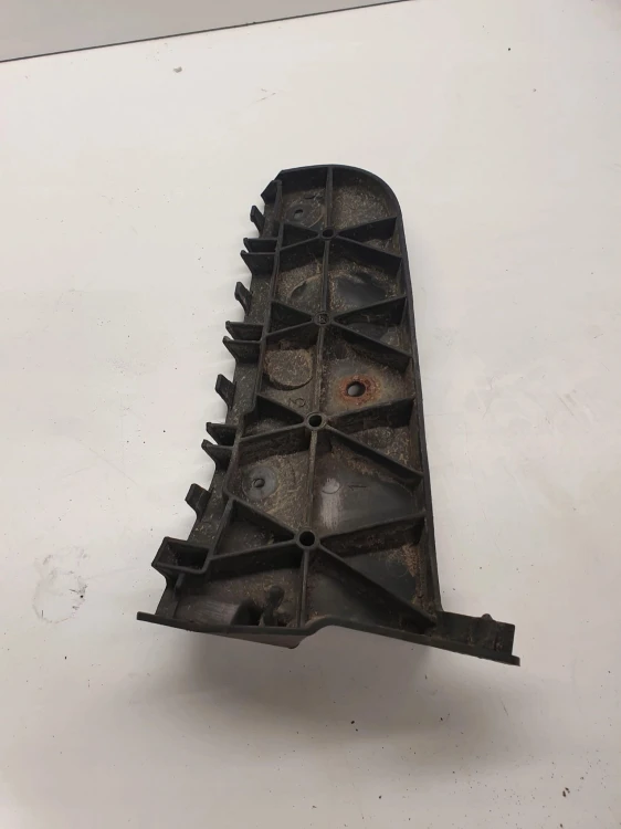 ŚLIZG ZDERZAKA LEWY TYŁ AUDI A4 B6 8E0807453