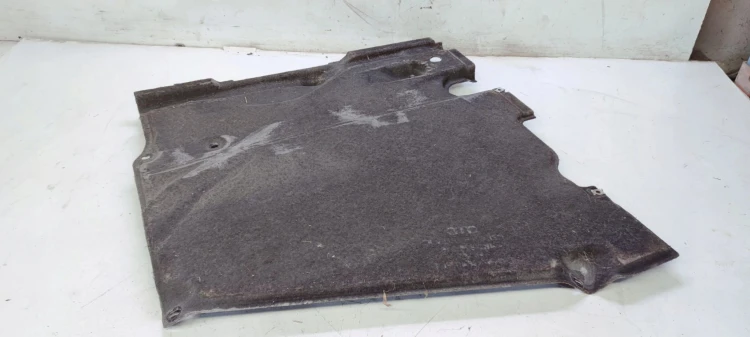 OSŁONA PODWOZIA PRAWY TYŁ AUDI A6 C8 4K0825216