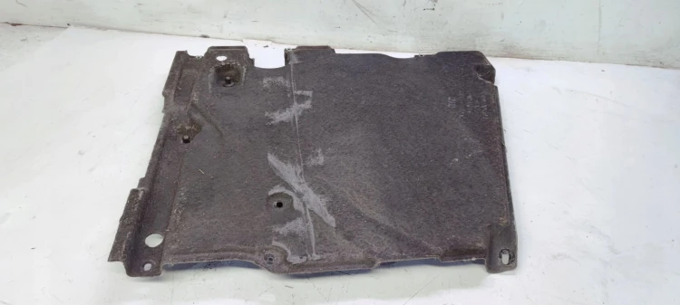 OSŁONA PODWOZIA PRAWY TYŁ AUDI A6 C8 4K0825216