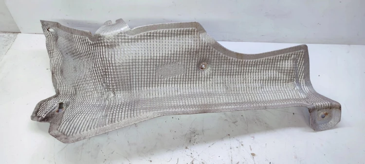 OSŁONA TERMICZNA WYGŁUSZENIE AUDI Q7 4L 7L6825662A
