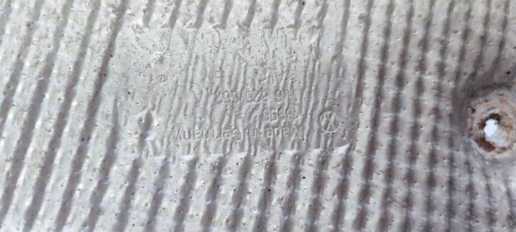 OSŁONA TERMICZNA WYGŁUSZENIE AUDI Q7 4L 7L6825662A