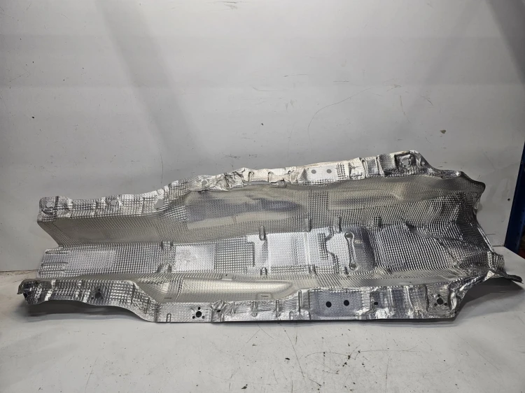 OSŁONA TERMICZNA TUNELU AUDI A3 8Y VOLKSWAGEN SEAT SKODA 5Q0825661BS