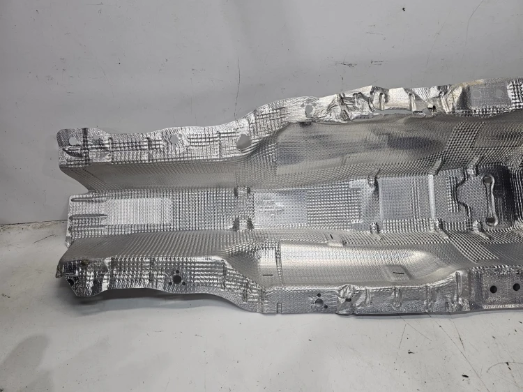 OSŁONA TERMICZNA TUNELU AUDI A3 8Y VOLKSWAGEN SEAT SKODA 5Q0825661BS