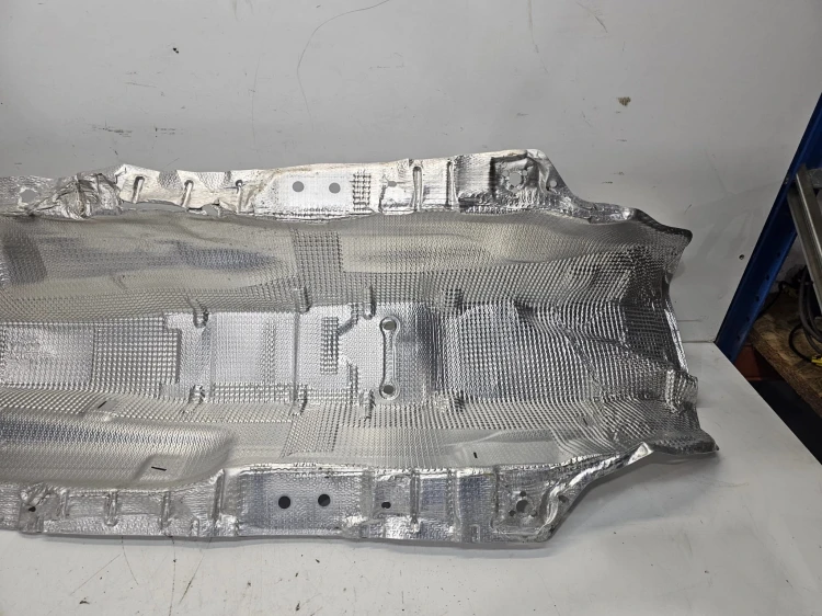 OSŁONA TERMICZNA TUNELU AUDI A3 8Y VOLKSWAGEN SEAT SKODA 5Q0825661BS