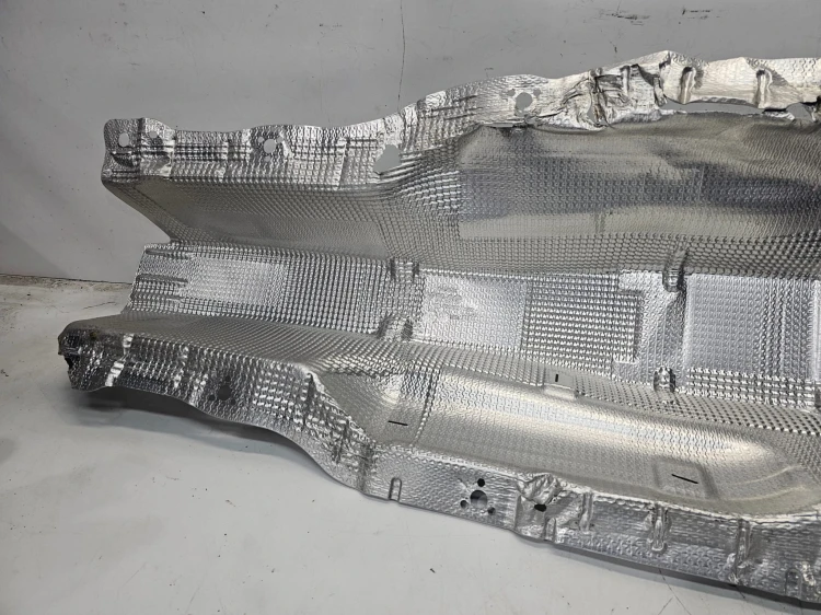 OSŁONA TERMICZNA TUNELU AUDI A3 8Y VOLKSWAGEN SEAT SKODA 5Q0825661BS