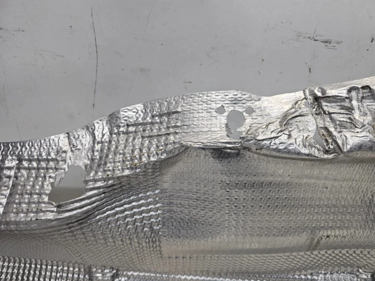 OSŁONA TERMICZNA TUNELU AUDI A3 8Y VOLKSWAGEN SEAT SKODA 5Q0825661BS