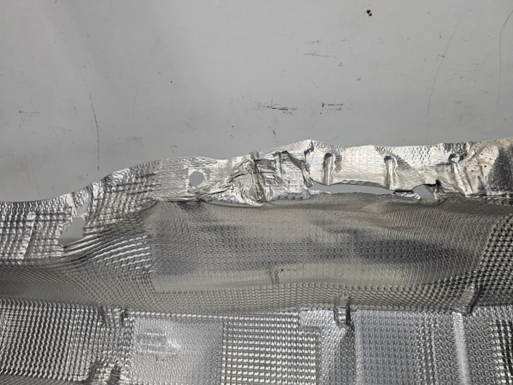 OSŁONA TERMICZNA TUNELU AUDI A3 8Y VOLKSWAGEN SEAT SKODA 5Q0825661BS
