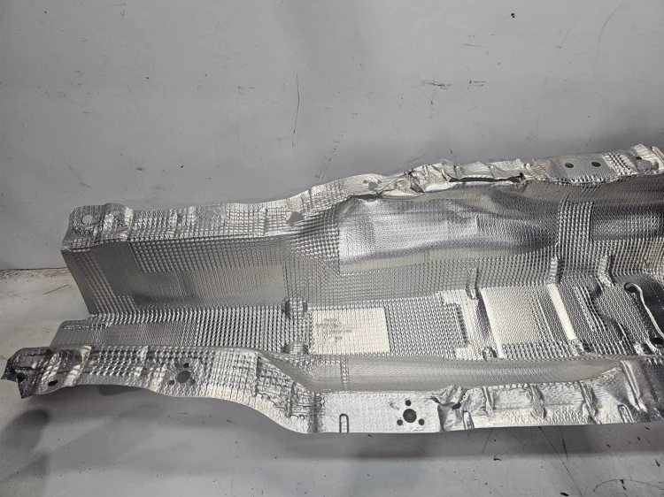 OSŁONA TERMICZNA TUNELU AUDI A3 8Y VOLKSWAGEN SEAT SKODA 5Q0825661BS
