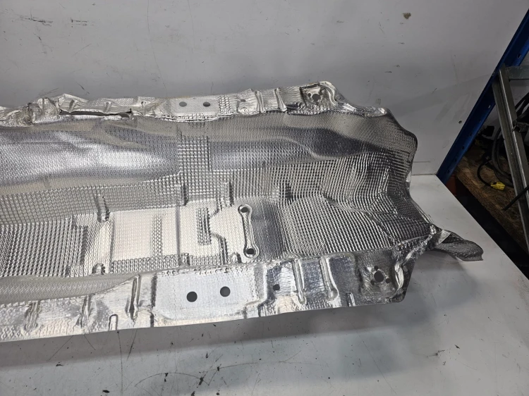 OSŁONA TERMICZNA TUNELU AUDI A3 8Y VOLKSWAGEN SEAT SKODA 5Q0825661BS