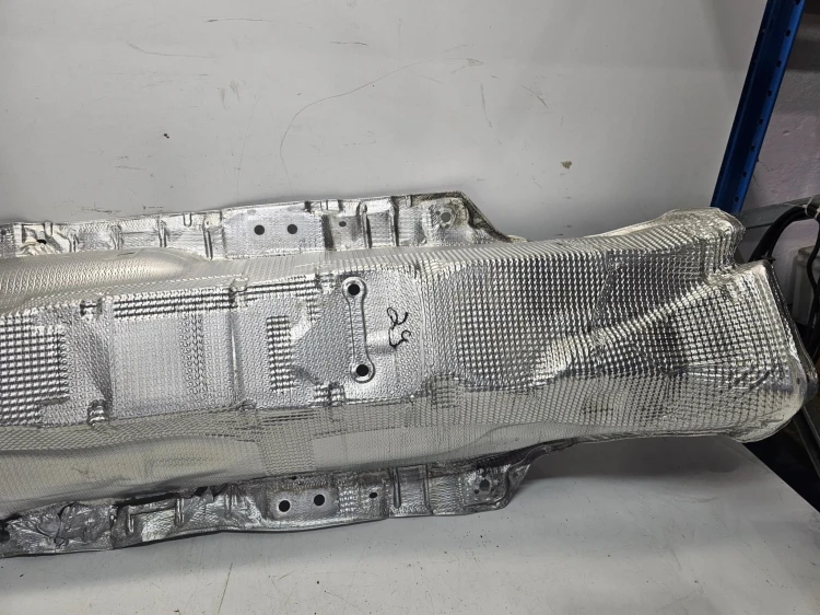 OSŁONA TERMICZNA TUNELU AUDI A3 8Y VOLKSWAGEN SEAT SKODA 5Q0825661BS